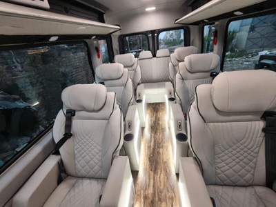 book tempo traveller in delhi